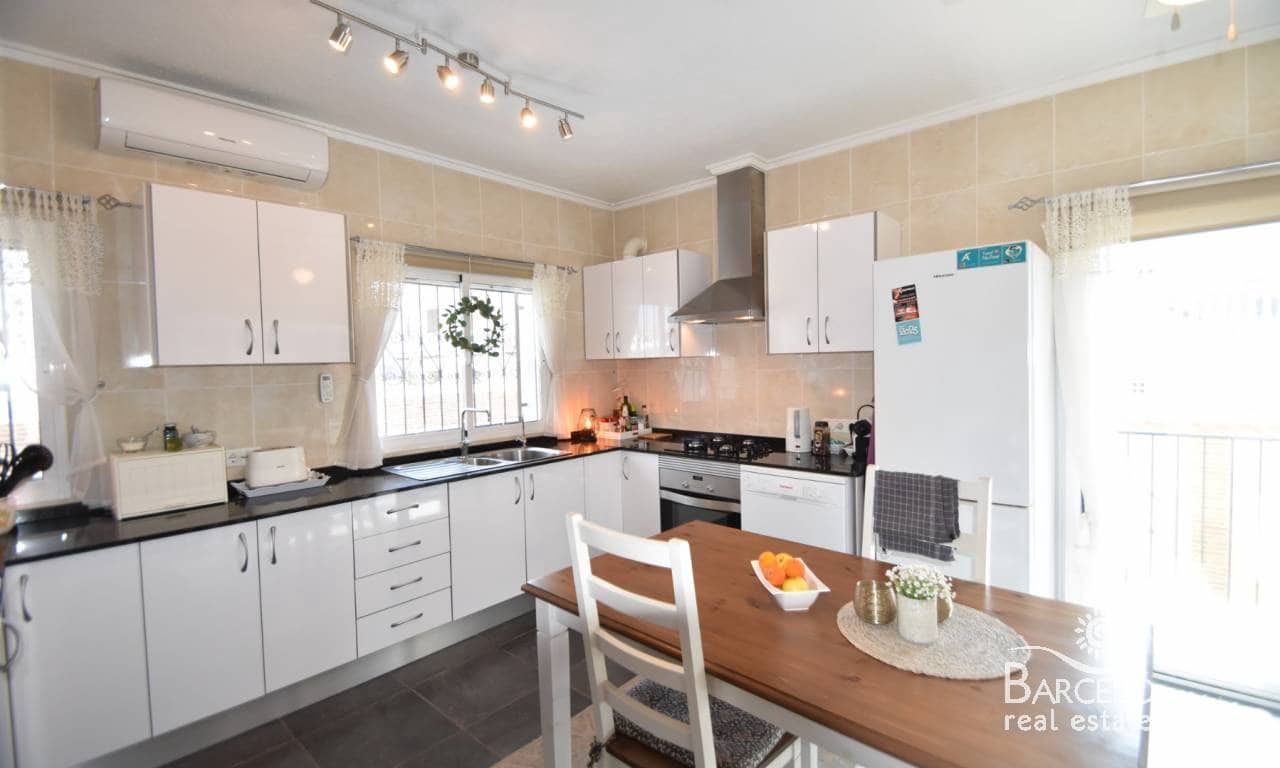 4 sypialnia Willa na sprzedaż w Pueblo Bravo z basenem garażem - 449 900 € (Ref: 8837904)