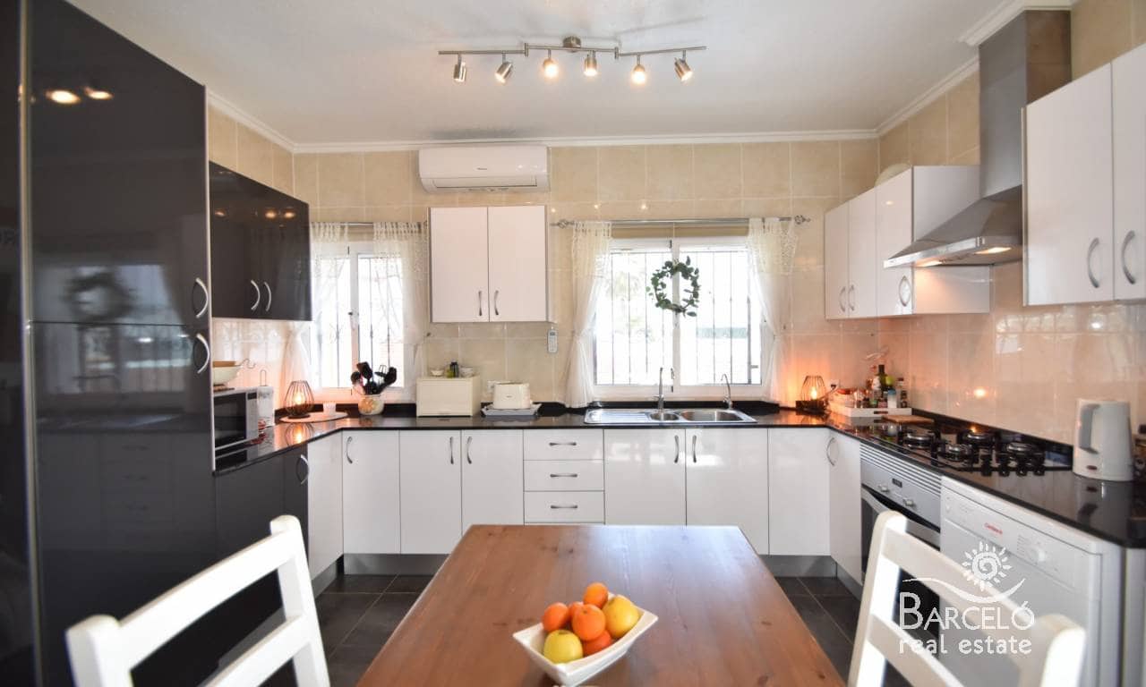 4 sypialnia Willa na sprzedaż w Pueblo Bravo z basenem garażem - 449 900 € (Ref: 8837904)