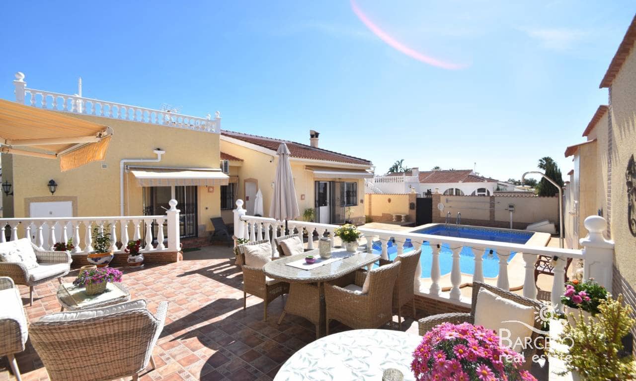 4 sypialnia Willa na sprzedaż w Pueblo Bravo z basenem garażem - 449 900 € (Ref: 8837904)