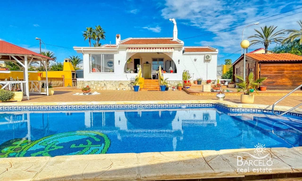4 bedroom Villa for sale in Ciudad Quesada with pool garage - € 389,000 (Ref: 9194822)
