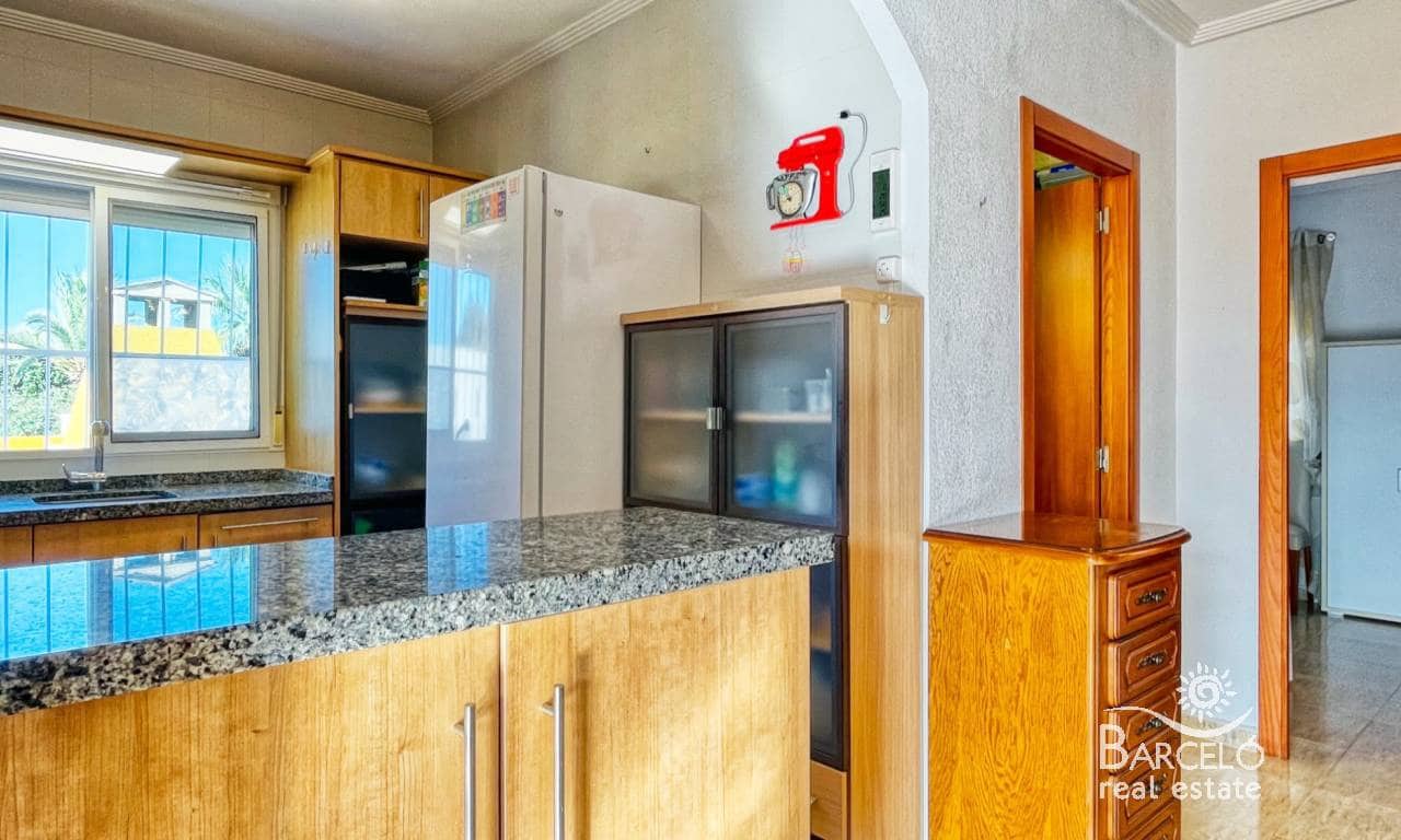 4 bedroom Villa for sale in Ciudad Quesada with pool garage - € 389,000 (Ref: 9194822)