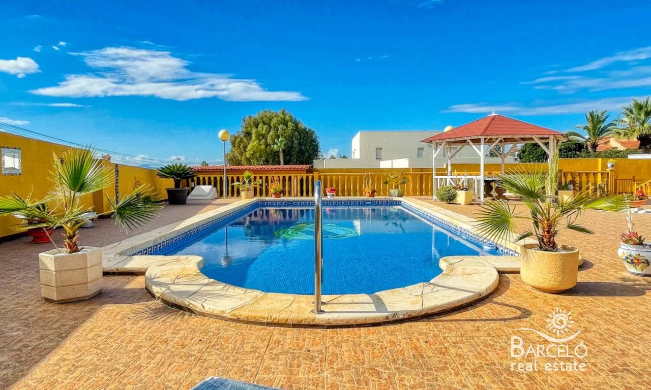 4 bedroom Villa for sale in Ciudad Quesada with pool garage - € 389,000 (Ref: 9194822)