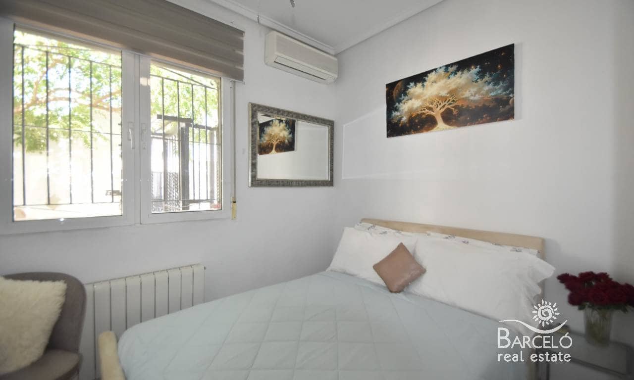 Chalet de 2 habitaciones en Ciudad Quesada en venta con piscina garaje - 279.000 € (Ref: 9227659)