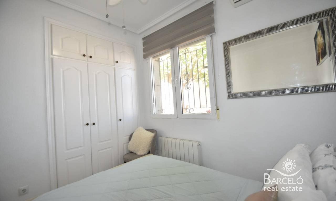 Chalet de 2 habitaciones en Ciudad Quesada en venta con piscina garaje - 279.000 € (Ref: 9227659)