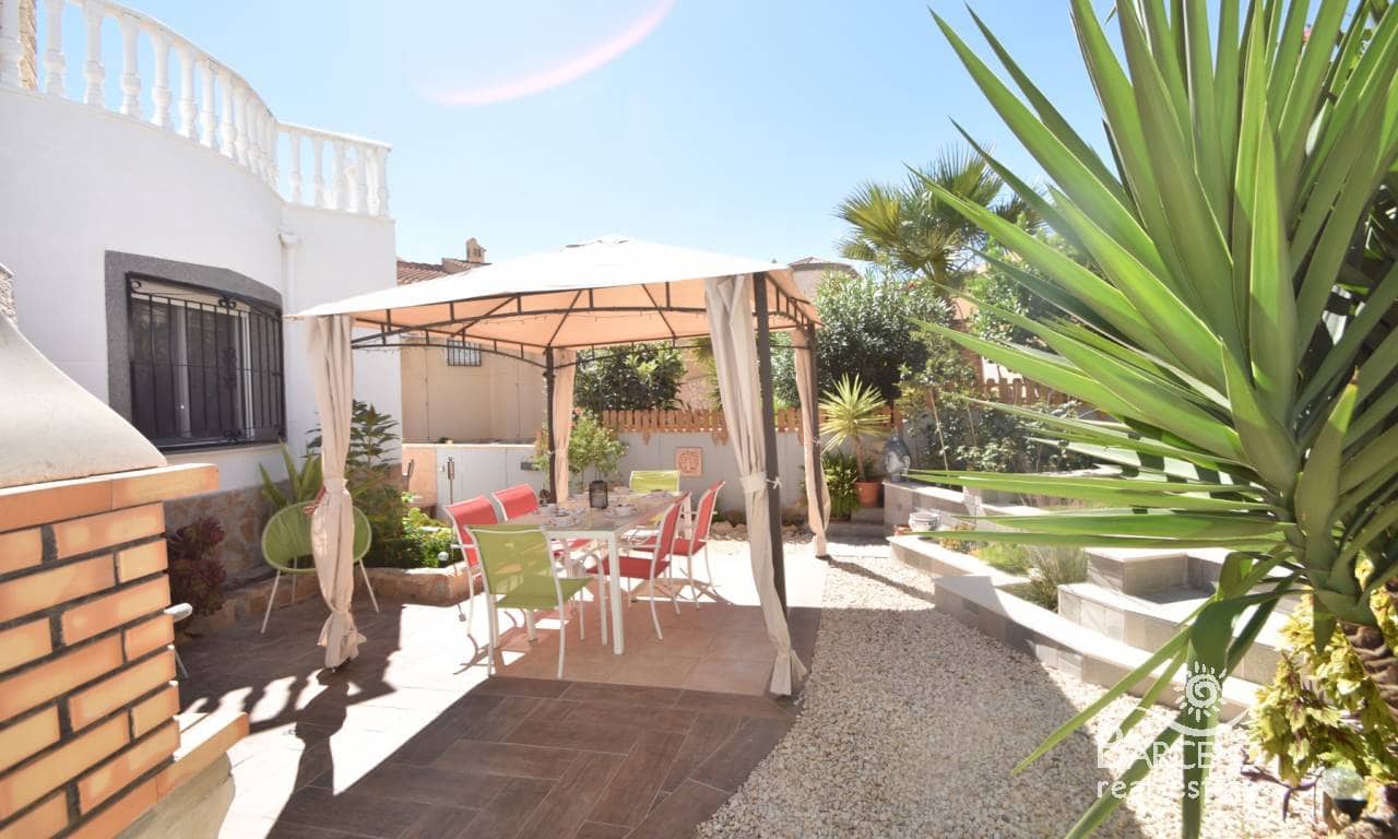 Chalet de 2 habitaciones en Ciudad Quesada en venta con piscina garaje - 279.000 € (Ref: 9227659)