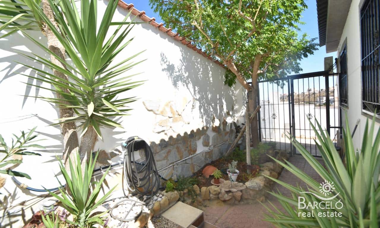 Chalet de 2 habitaciones en Ciudad Quesada en venta con piscina garaje - 279.000 € (Ref: 9227659)