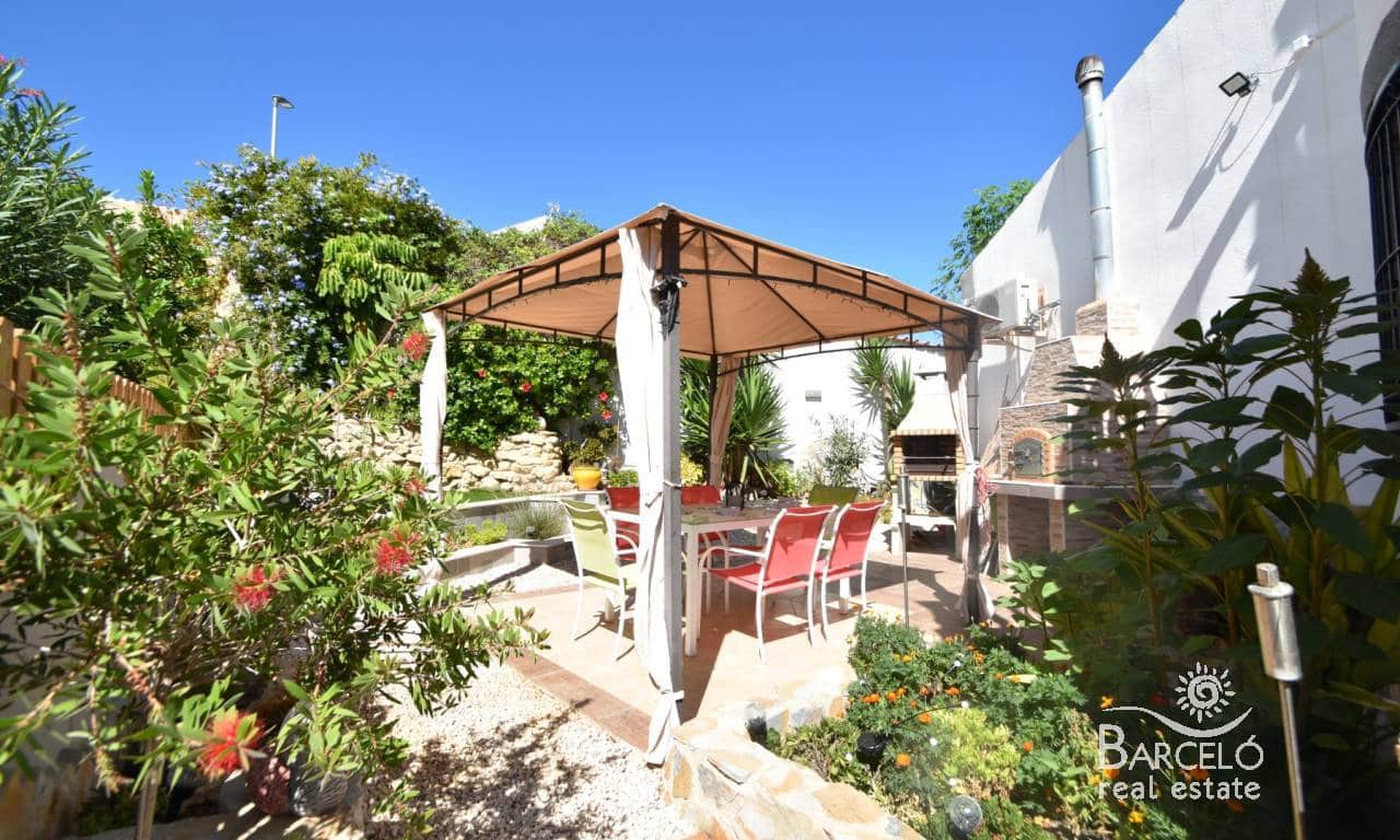 Chalet de 2 habitaciones en Ciudad Quesada en venta con piscina garaje - 279.000 € (Ref: 9227659)