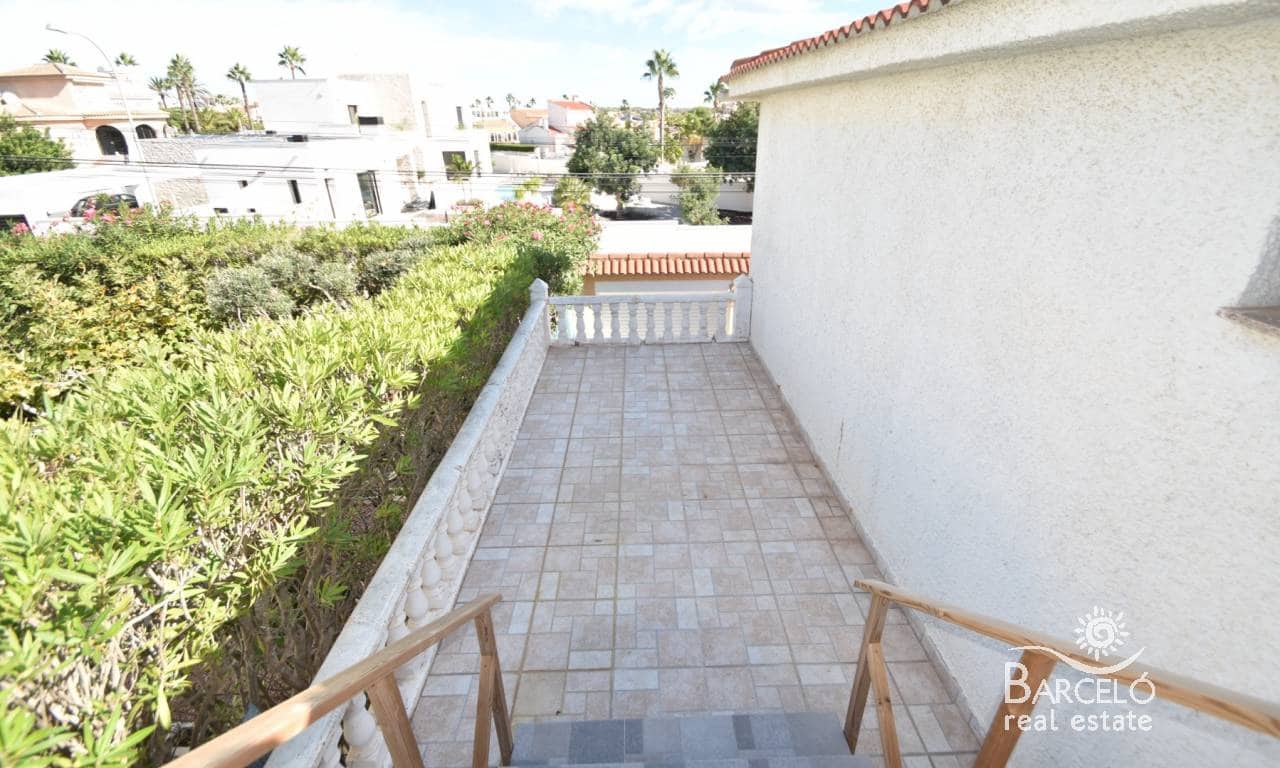 4 bedroom Villa for sale in Ciudad Quesada with pool garage - € 399,000 (Ref: 9329816)