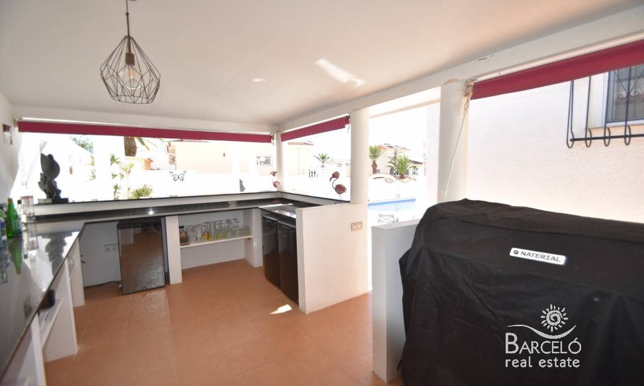 4 sypialnia Willa na sprzedaż w Ciudad Quesada z basenem garażem - 475 000 € (Ref: 9338783)