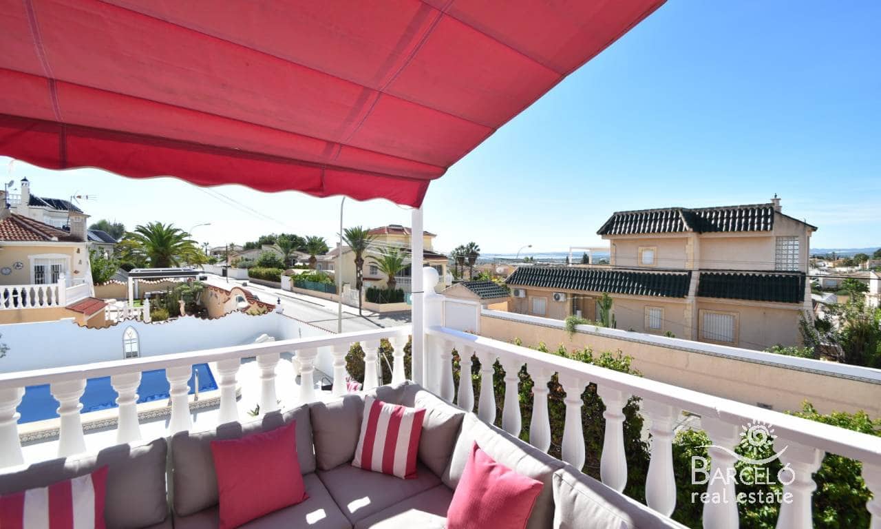 4 sypialnia Willa na sprzedaż w Ciudad Quesada z basenem garażem - 475 000 € (Ref: 9338783)