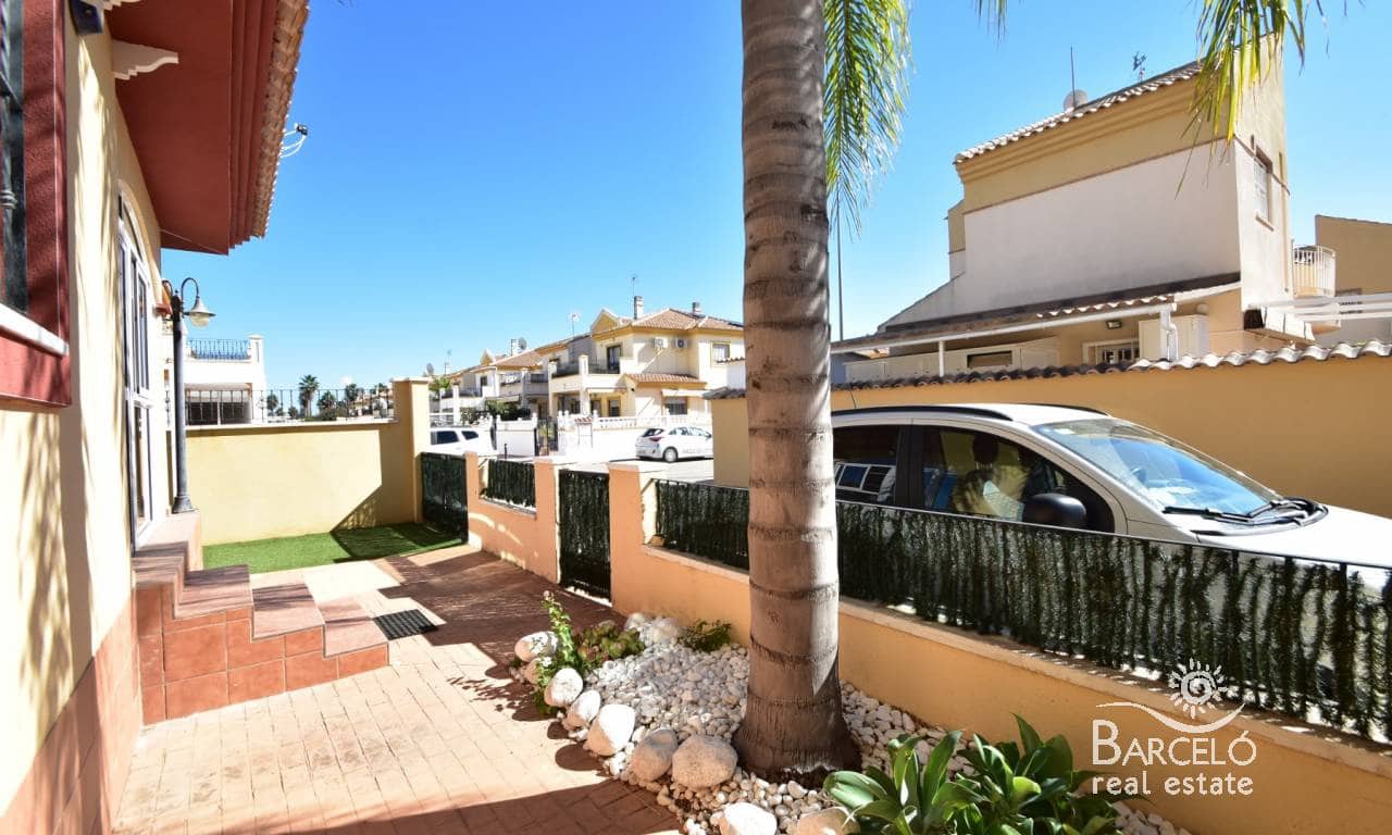 3 sypialnia Dom na sprzedaż w Ciudad Quesada z basenem garażem - 230 000 € (Ref: 9345196)