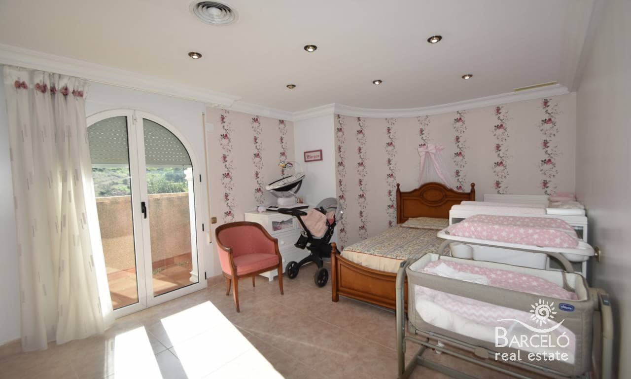 7 bedroom Villa for sale in Redovan with pool garage - € 530,000 (Ref: 9360298)