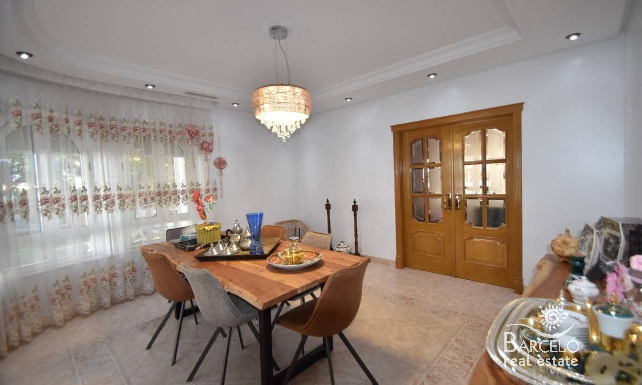 7 bedroom Villa for sale in Redovan with pool garage - € 530,000 (Ref: 9360298)