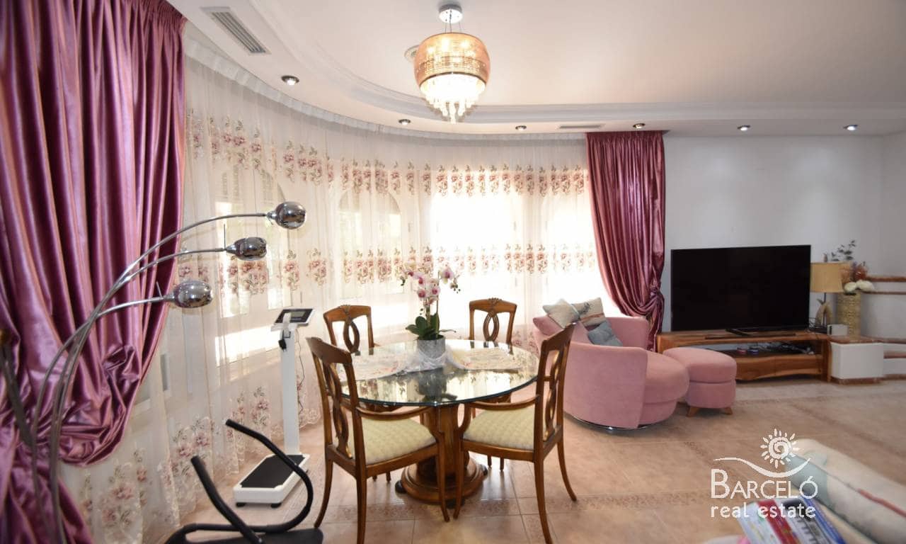 7 bedroom Villa for sale in Redovan with pool garage - € 530,000 (Ref: 9360298)