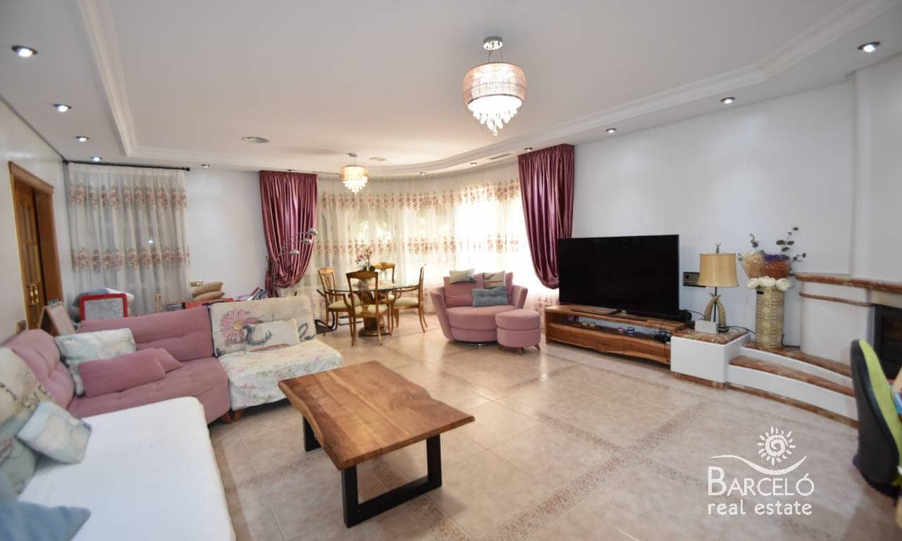 7 bedroom Villa for sale in Redovan with pool garage - € 530,000 (Ref: 9360298)