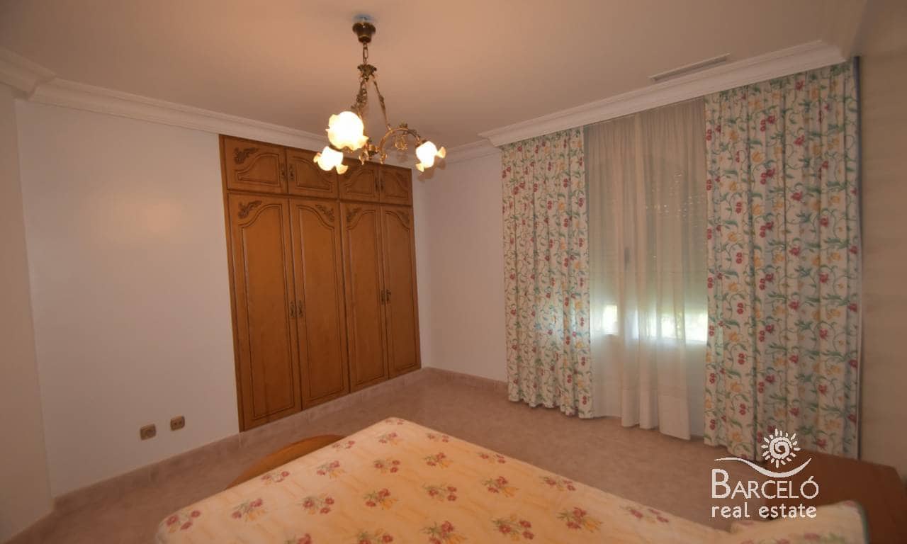 7 bedroom Villa for sale in Redovan with pool garage - € 530,000 (Ref: 9360298)