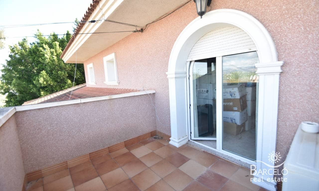 7 bedroom Villa for sale in Redovan with pool garage - € 530,000 (Ref: 9360298)