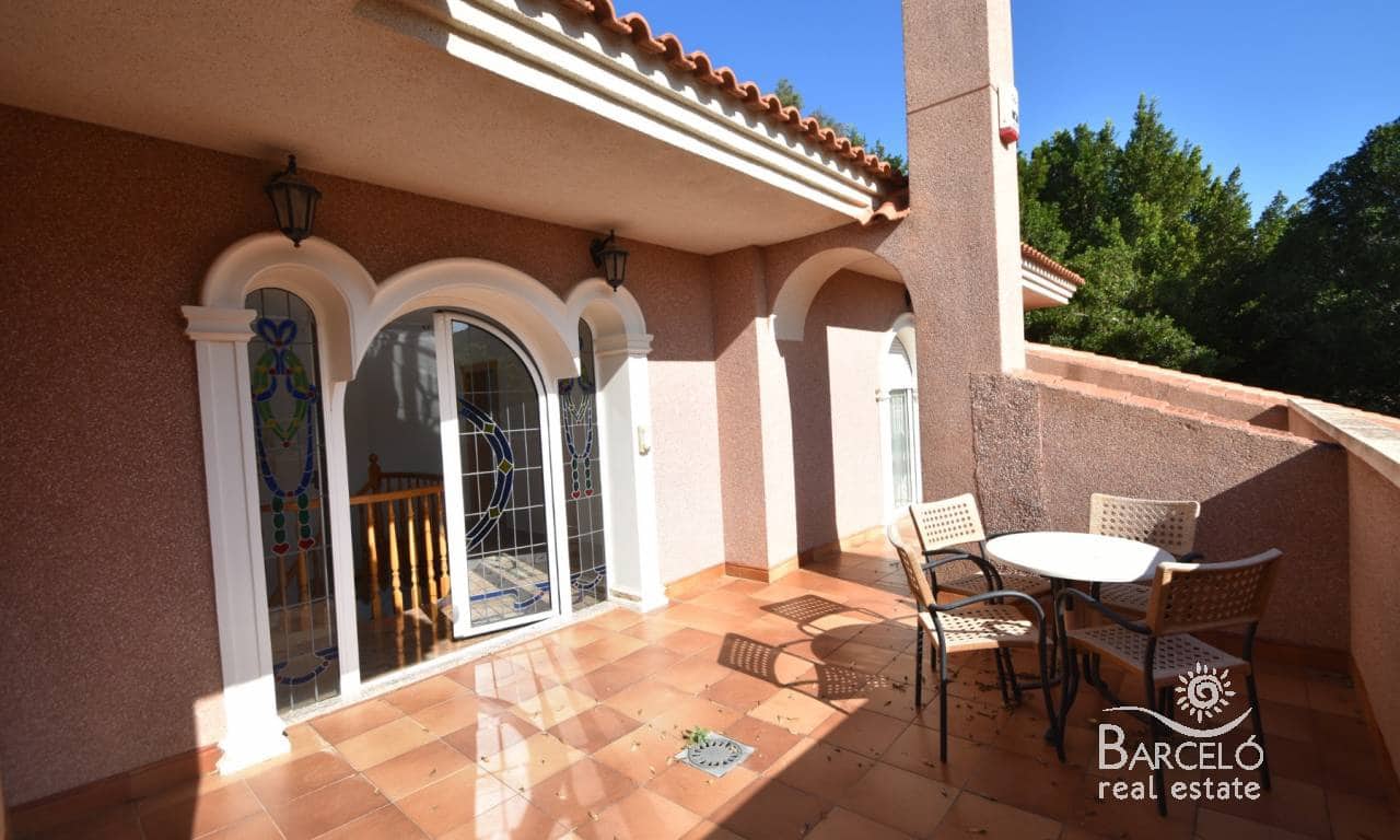 7 bedroom Villa for sale in Redovan with pool garage - € 530,000 (Ref: 9360298)