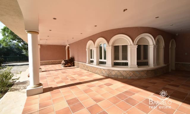 7 bedroom Villa for sale in Redován with pool garage - € 530,000 (Ref: 9360298)