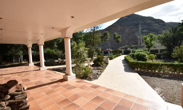 7 bedroom Villa for sale in Redován with pool garage - € 530,000 (Ref: 9360298)