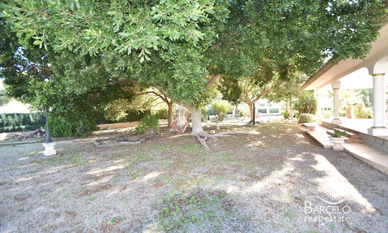 7 bedroom Villa for sale in Redovan with pool garage - € 530,000 (Ref: 9360298)