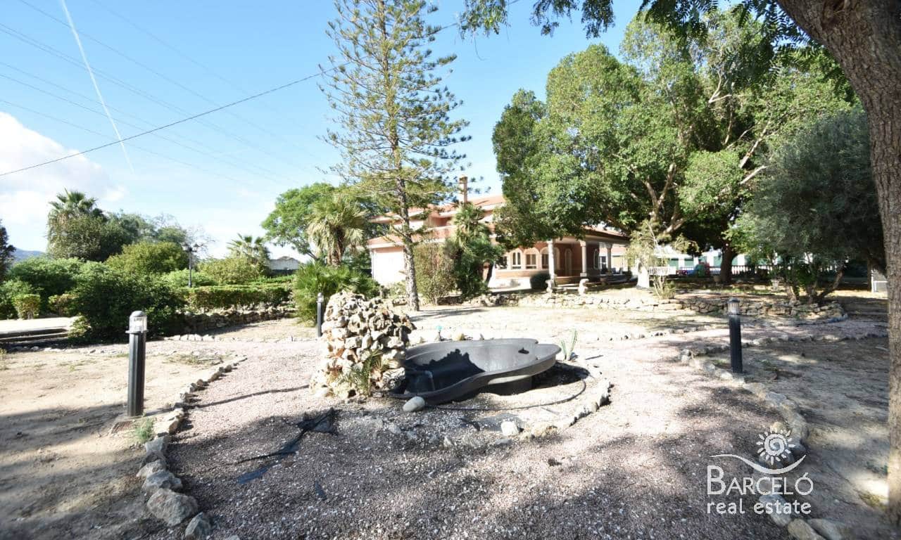 7 bedroom Villa for sale in Redovan with pool garage - € 530,000 (Ref: 9360298)