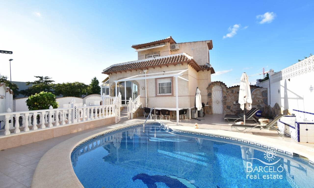 4 soverom Villa til salgs i Ciudad Quesada med svømmebasseng garasje - € 399 000 (Ref: 9360839)