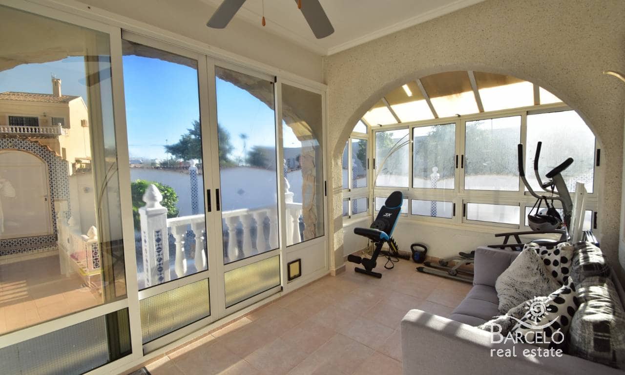 4 soverom Villa til salgs i Ciudad Quesada med svømmebasseng garasje - € 399 000 (Ref: 9360839)