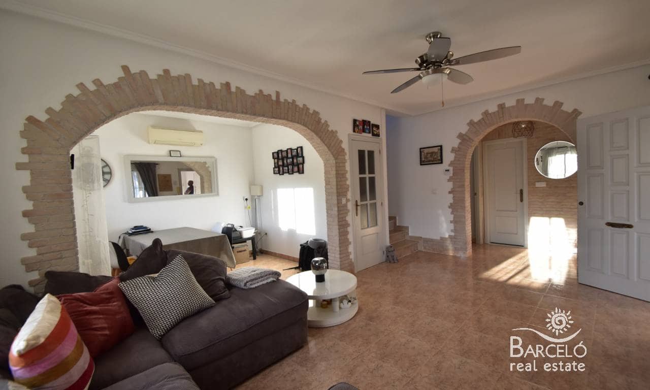 4 soverom Villa til salgs i Ciudad Quesada med svømmebasseng garasje - € 399 000 (Ref: 9360839)