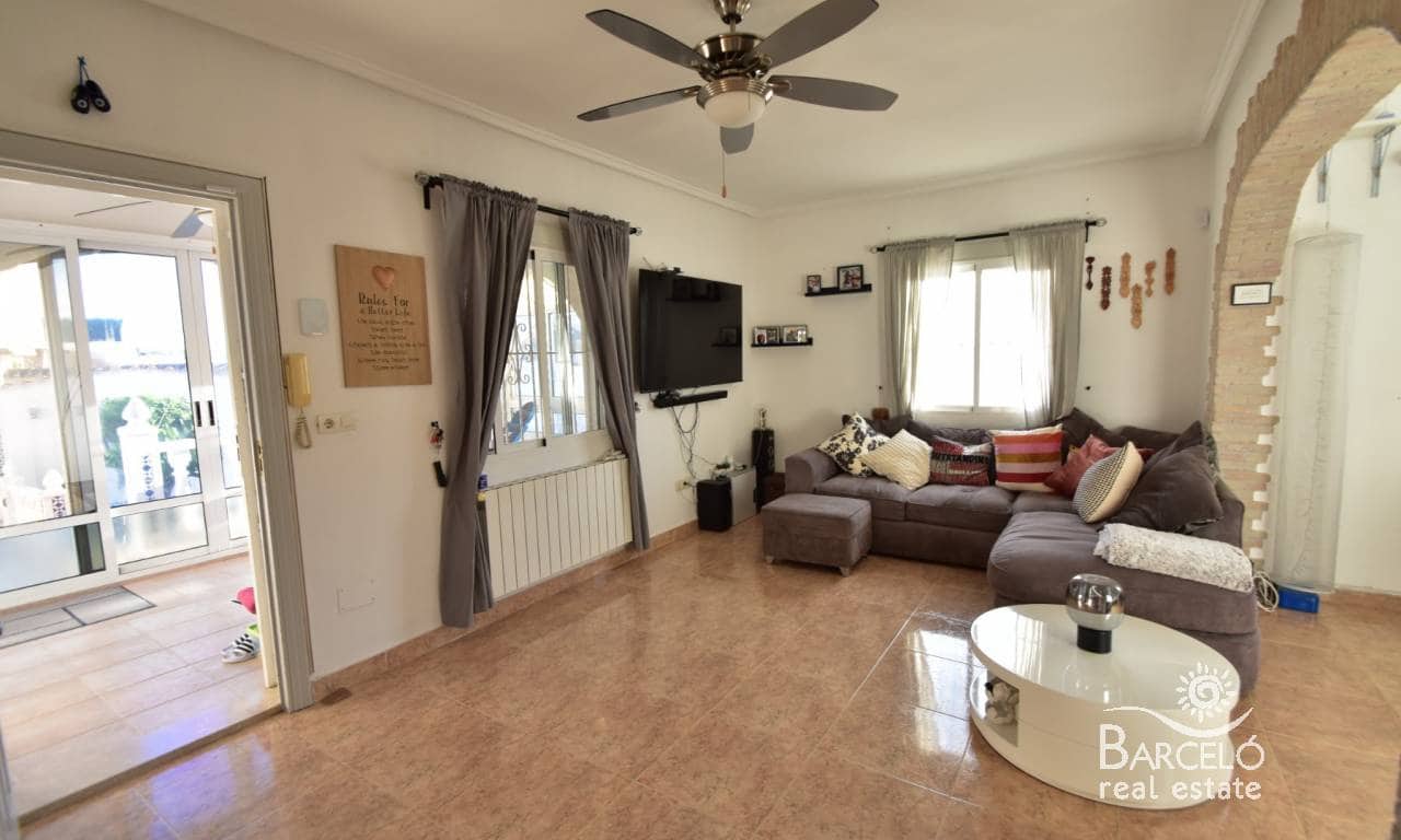 4 soverom Villa til salgs i Ciudad Quesada med svømmebasseng garasje - € 399 000 (Ref: 9360839)