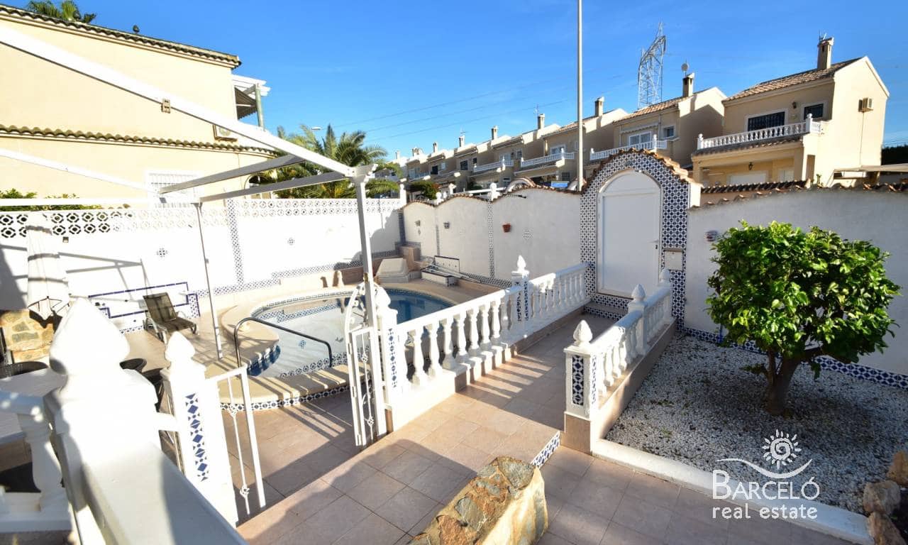 4 soverom Villa til salgs i Ciudad Quesada med svømmebasseng garasje - € 399 000 (Ref: 9360839)