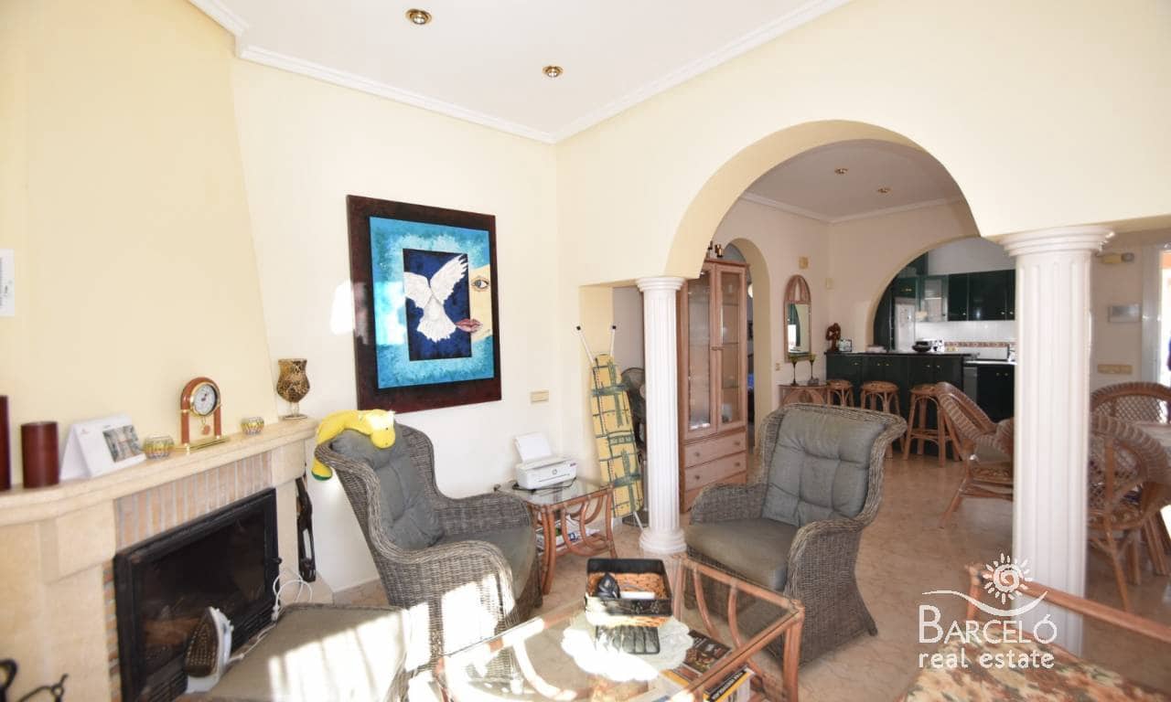 2 soverom Villa til salgs i Dona Pepa med svømmebasseng garasje - € 350 000 (Ref: 9436357)