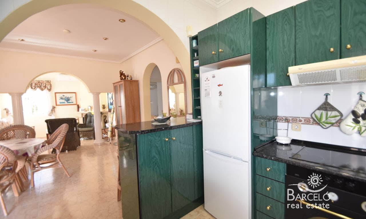 2 soverom Villa til salgs i Dona Pepa med svømmebasseng garasje - € 350 000 (Ref: 9436357)