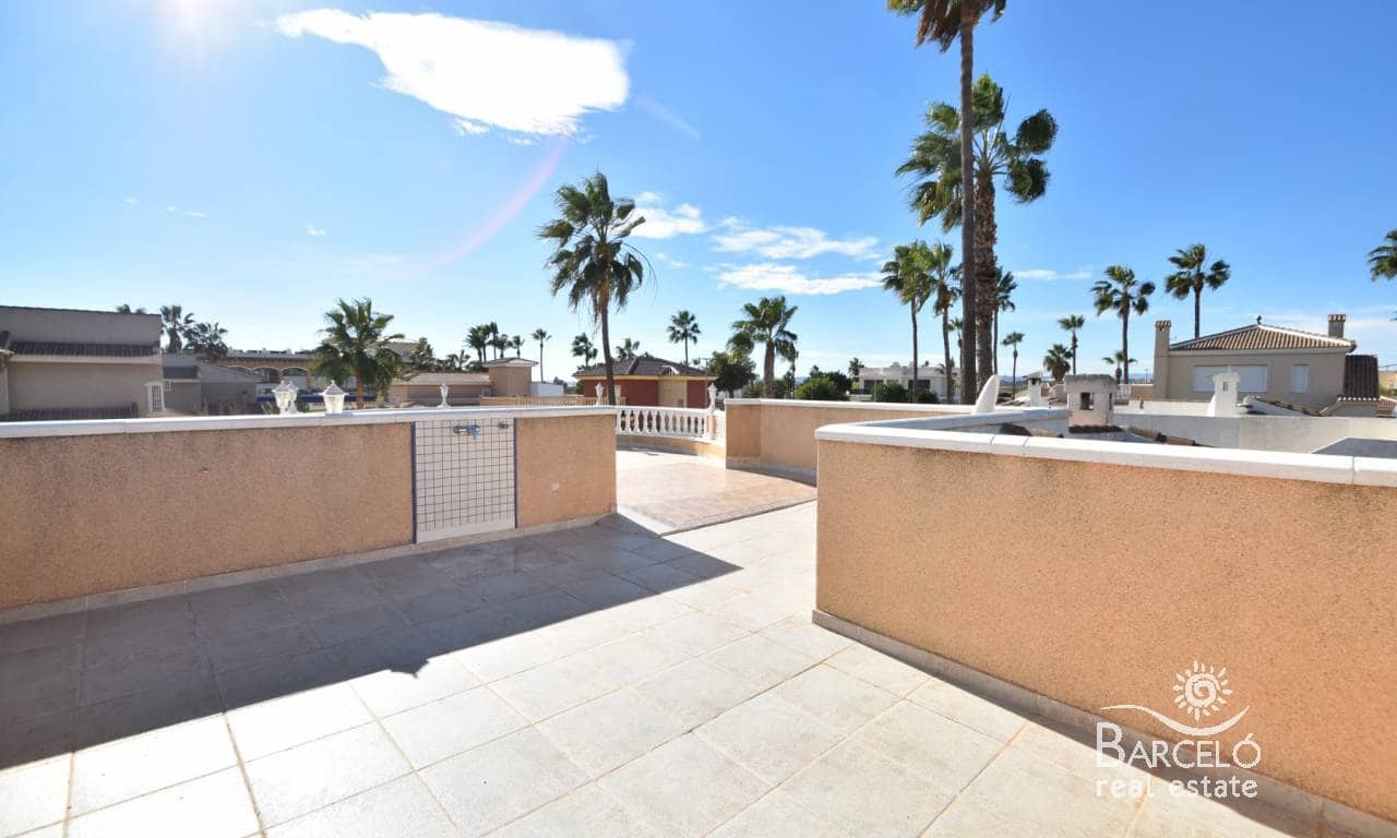 2 soverom Villa til salgs i Dona Pepa med svømmebasseng garasje - € 350 000 (Ref: 9436357)