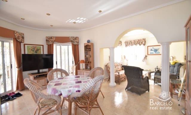 2 soverom Villa til salgs i Doña Pepa, Rojales med svømmebasseng garasje - € 350 000 (Ref: 9436357)