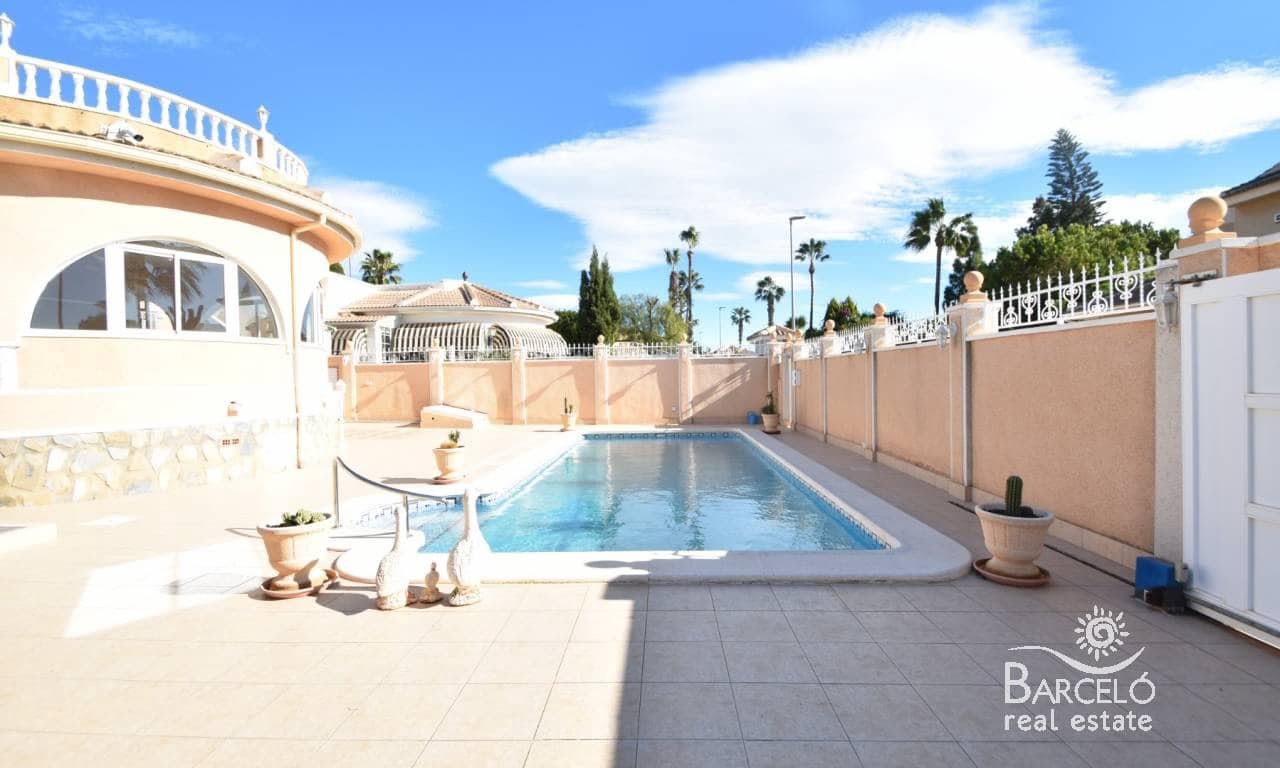 2 soverom Villa til salgs i Dona Pepa med svømmebasseng garasje - € 350 000 (Ref: 9436357)