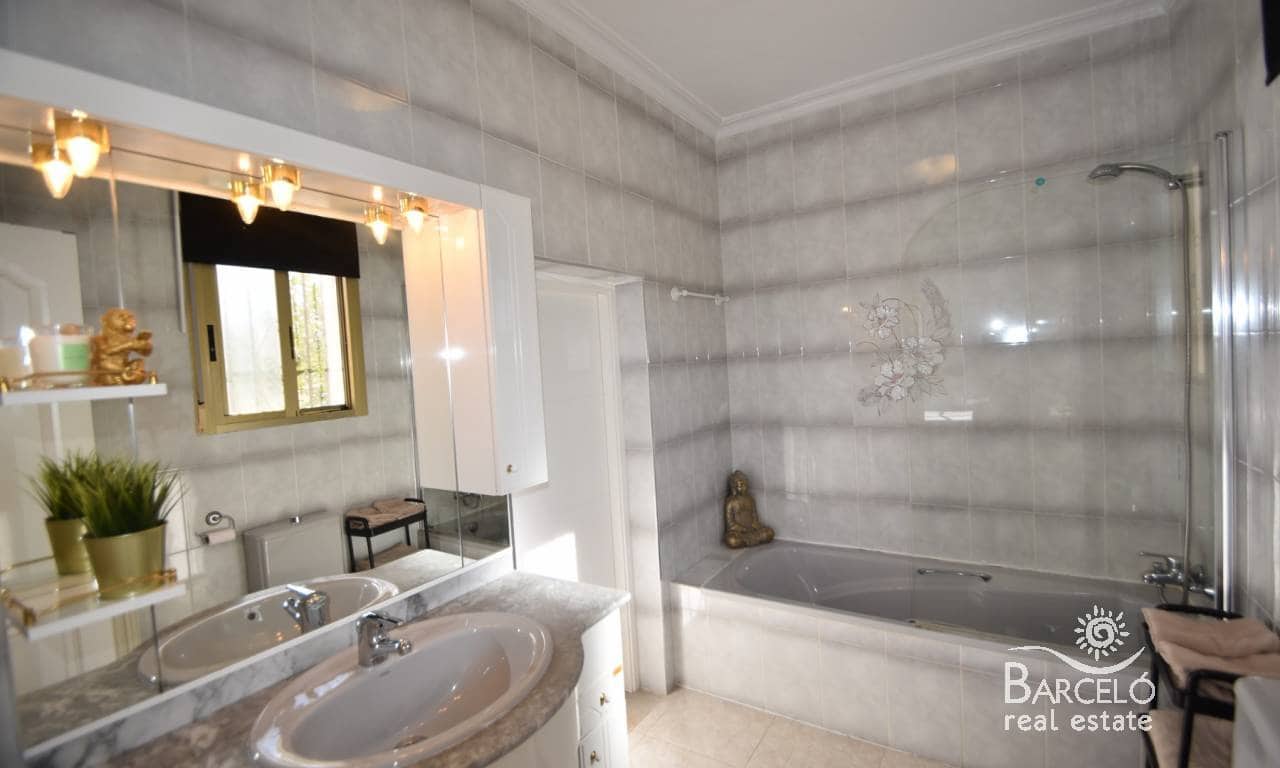 3 bedroom Villa for sale in Ciudad Quesada with pool garage - € 398,000 (Ref: 9532754)