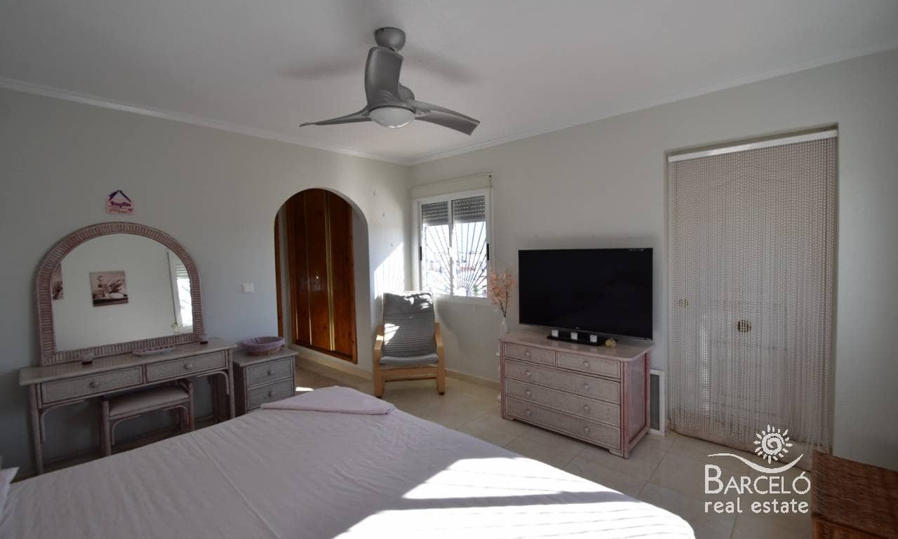 3 chambre Villa/Maison à vendre à Ciudad Quesada avec piscine garage - 375 000 € (Ref: 9598276)