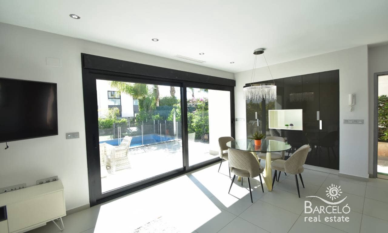 3 soverom Villa til salgs i Pueblo Bravo med svømmebasseng garasje - € 459 000 (Ref: 9626398)