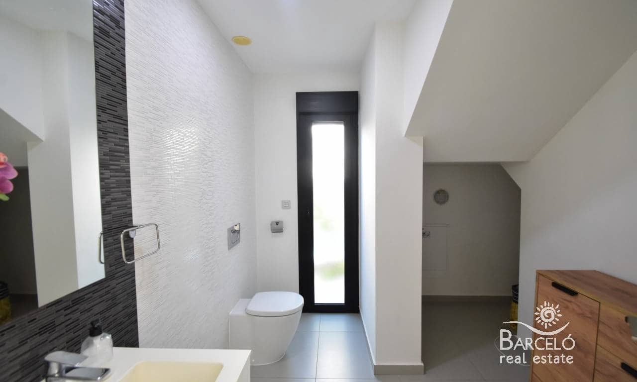 3 soverom Villa til salgs i Pueblo Bravo med svømmebasseng garasje - € 459 000 (Ref: 9626398)