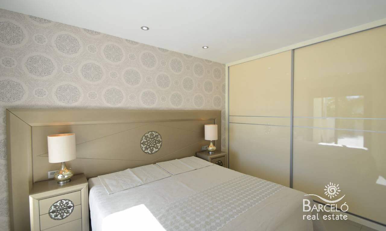 3 soverom Villa til salgs i Pueblo Bravo med svømmebasseng garasje - € 459 000 (Ref: 9626398)