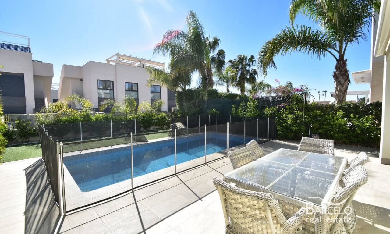 3 soverom Villa til salgs i Pueblo Bravo med svømmebasseng garasje - € 459 000 (Ref: 9626398)