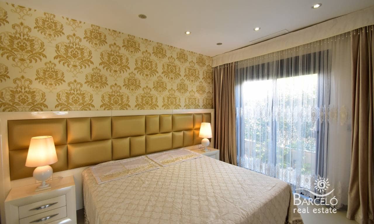 3 soverom Villa til salgs i Pueblo Bravo med svømmebasseng garasje - € 459 000 (Ref: 9626398)