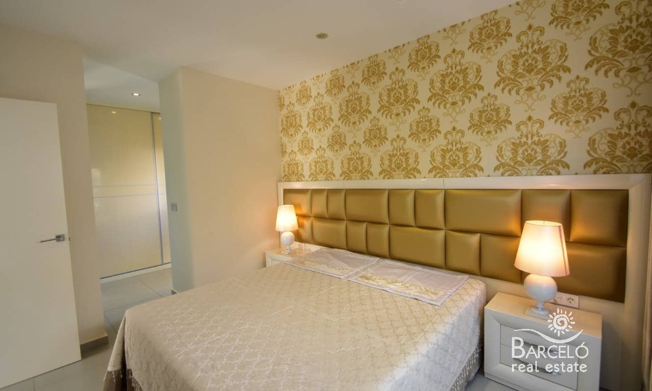 3 soverom Villa til salgs i Pueblo Bravo med svømmebasseng garasje - € 459 000 (Ref: 9626398)