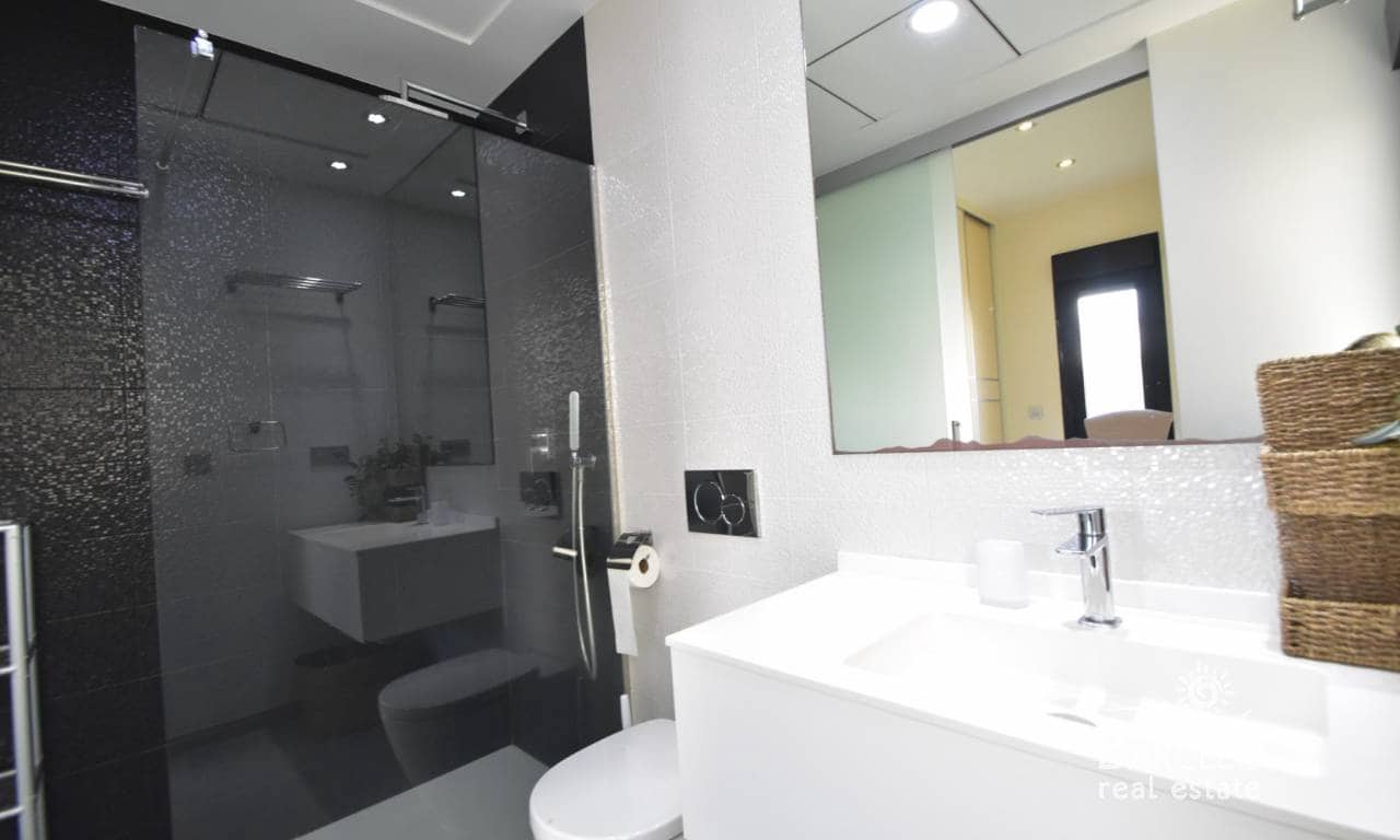 3 soverom Villa til salgs i Pueblo Bravo med svømmebasseng garasje - € 459 000 (Ref: 9626398)