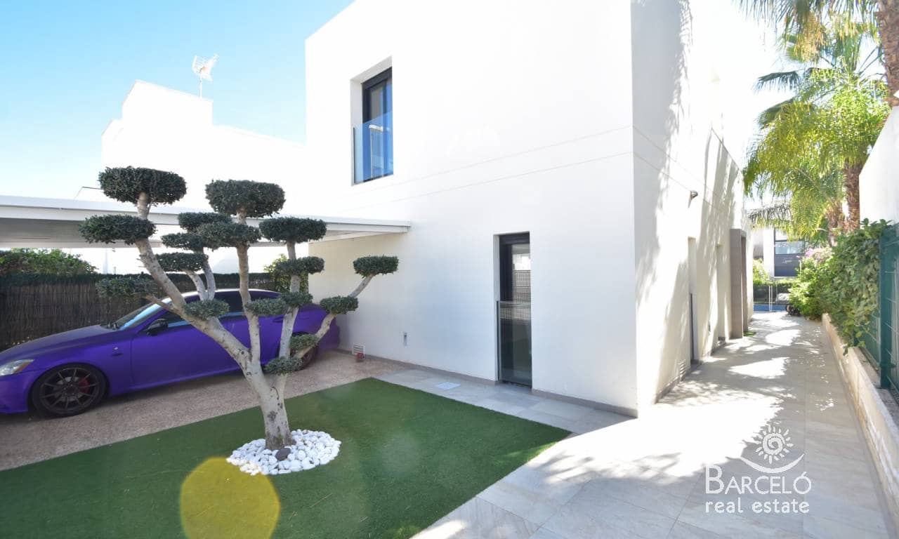 3 soverom Villa til salgs i Pueblo Bravo med svømmebasseng garasje - € 459 000 (Ref: 9626398)