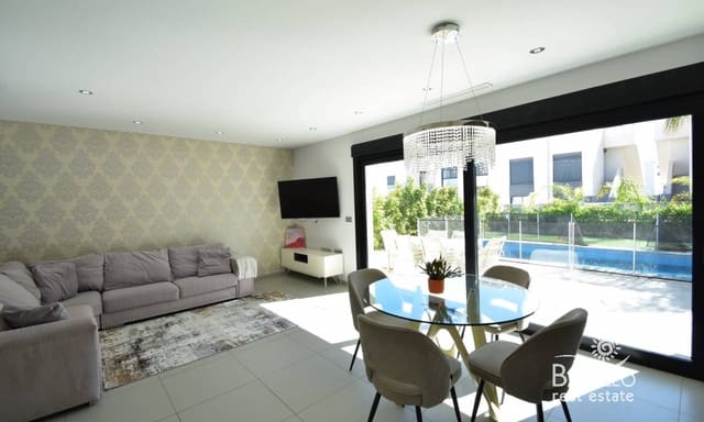 3 soverom Villa til salgs i Pueblo Bravo, Rojales med svømmebasseng garasje - € 459 000 (Ref: 9626398)