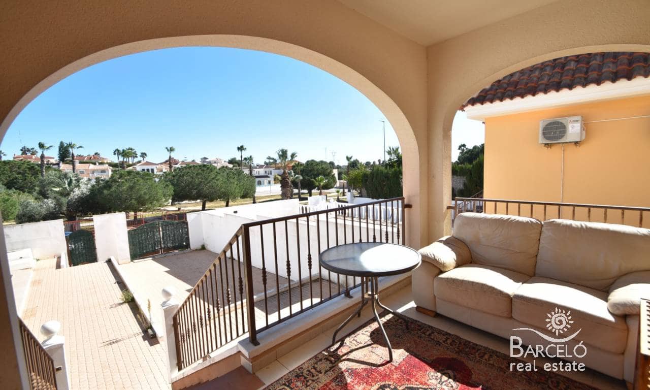 3 chambre Villa/Maison à vendre à Ciudad Quesada avec piscine garage - 370 000 € (Ref: 9632838)