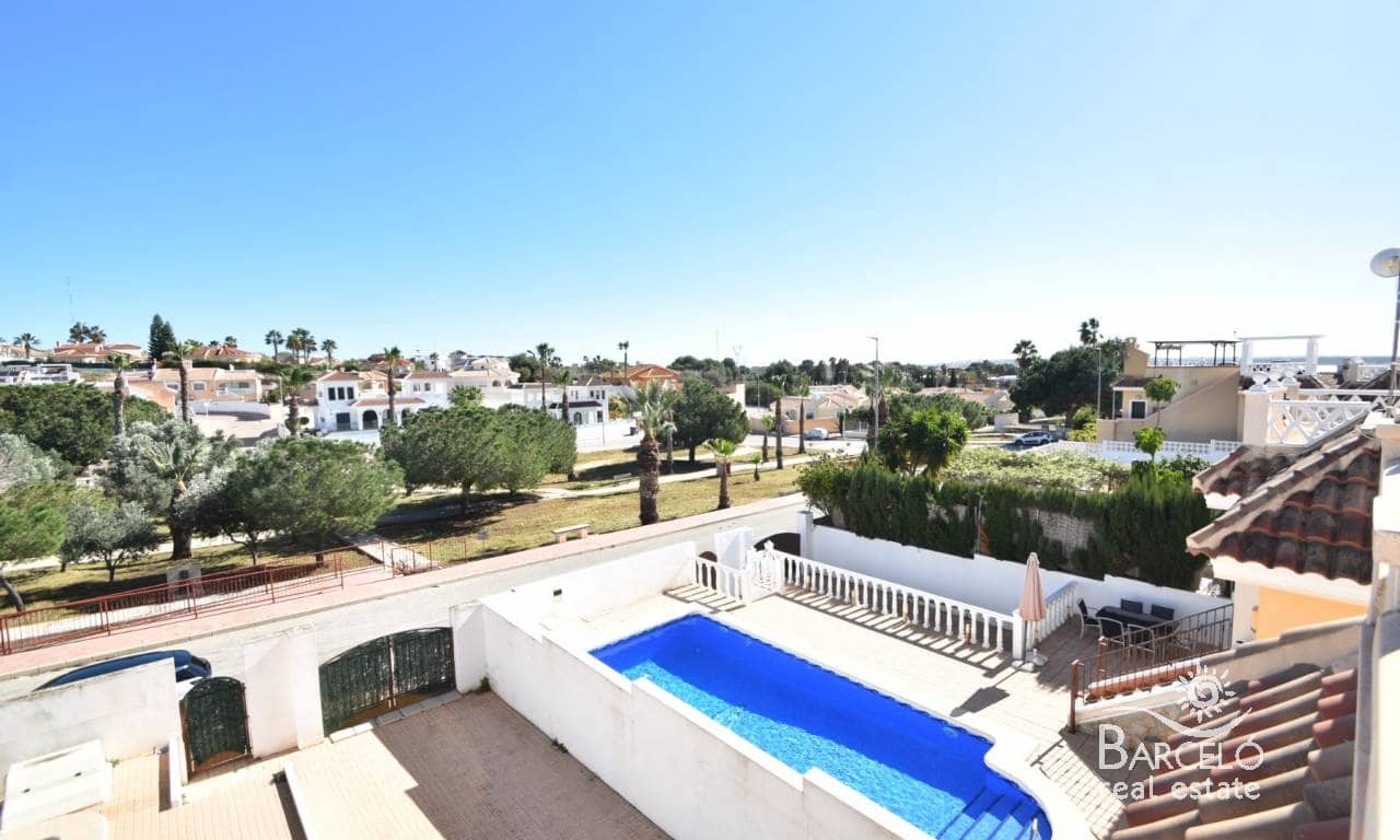 3 chambre Villa/Maison à vendre à Ciudad Quesada avec piscine garage - 370 000 € (Ref: 9632838)