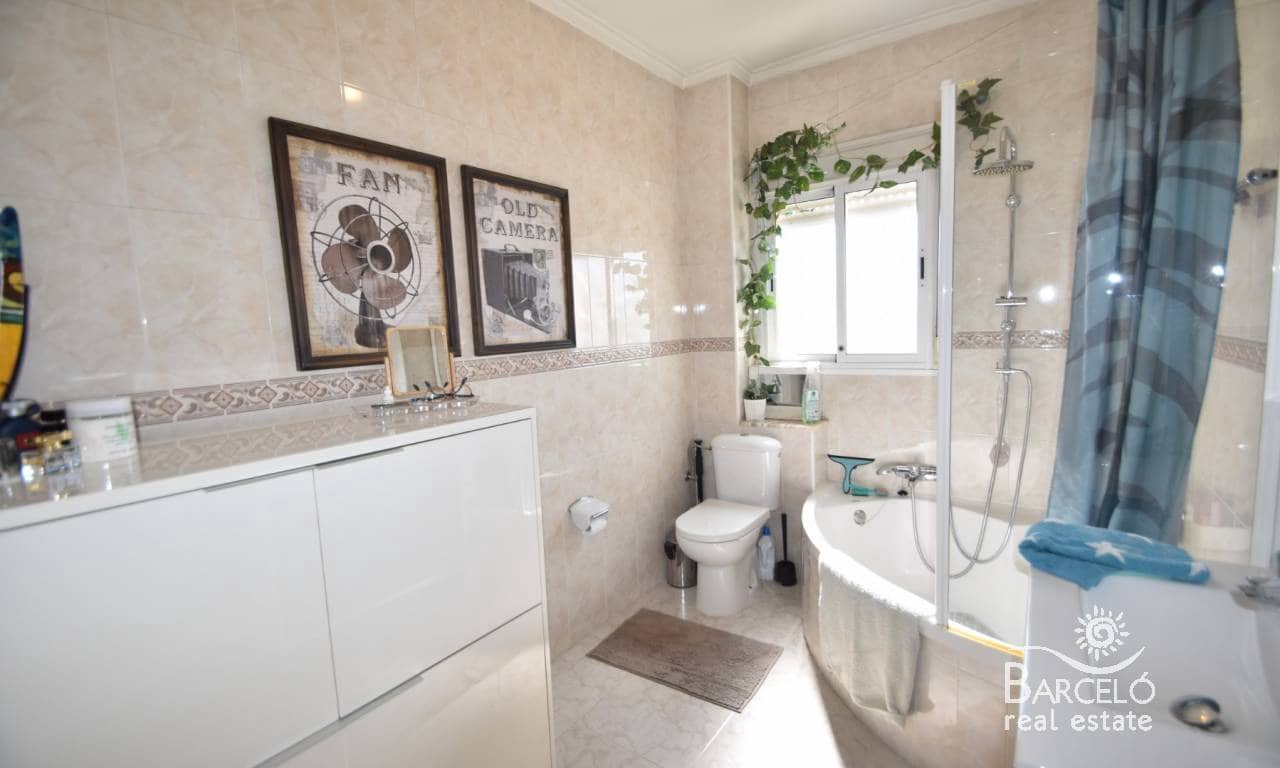 2 bedroom Villa for sale in Dona Pepa with pool garage - € 250,000 (Ref: 9739294)